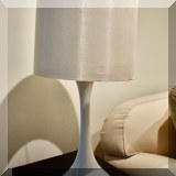 DL23. White table lamp. 